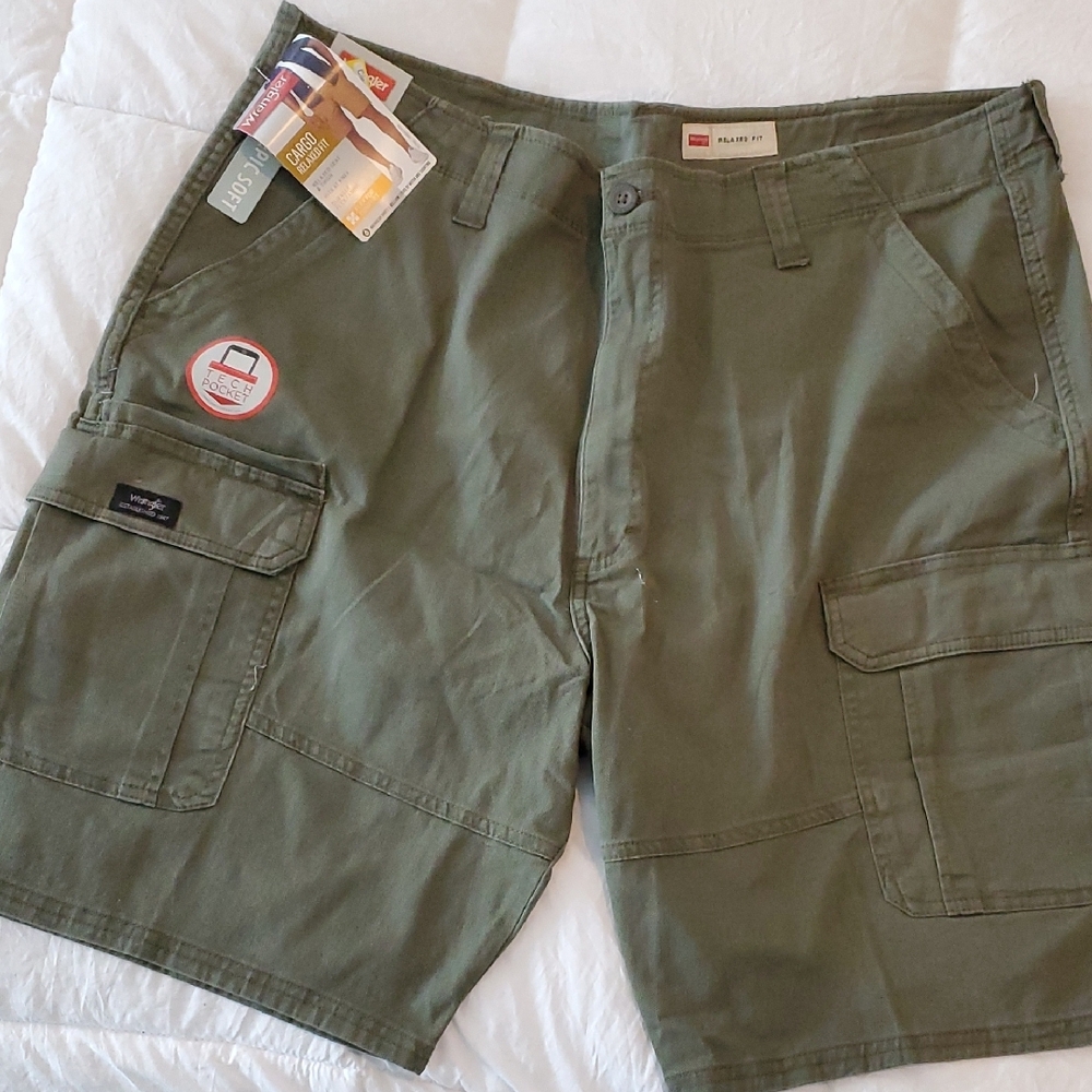 Lee Men's Olive Cargo Shorts